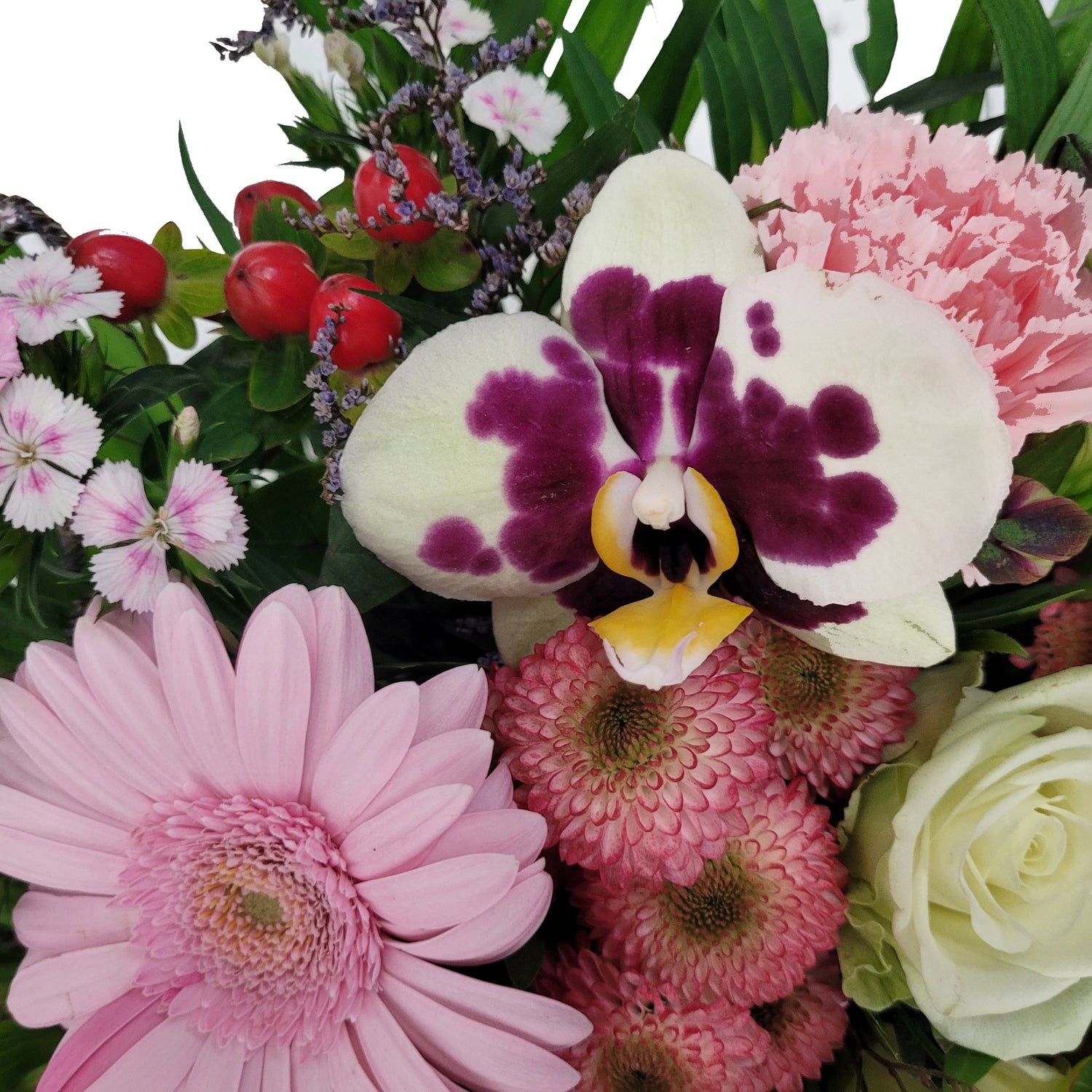 Blumenstrauß mit Vase und Geschenk
