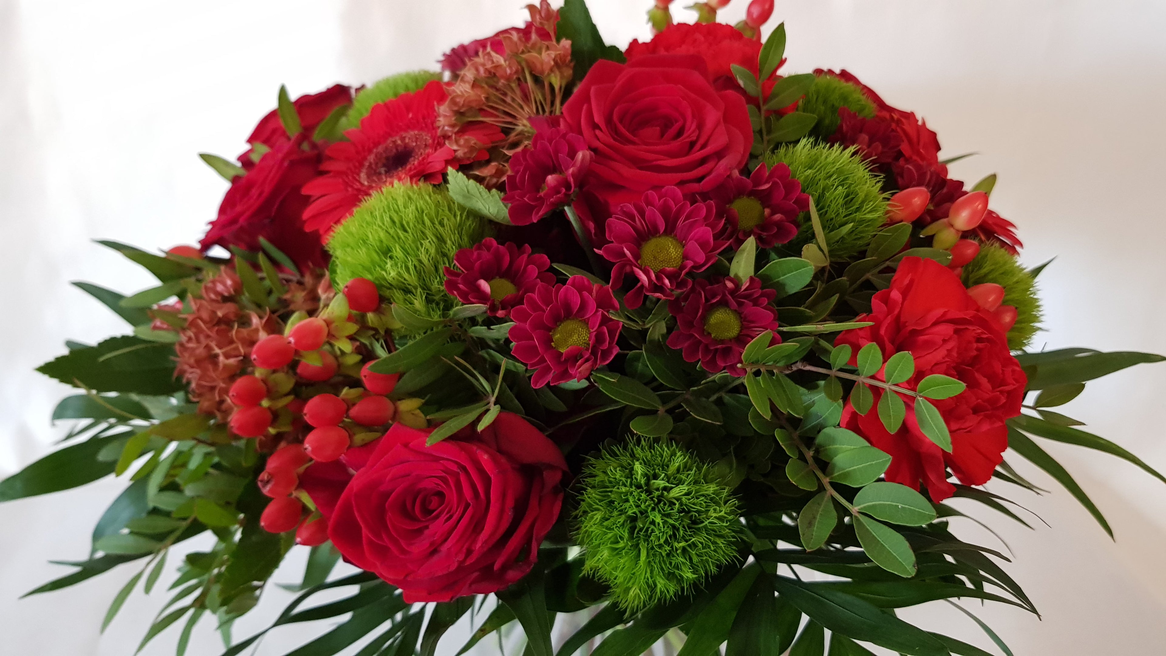 Blumenstrauß mit Roten Rosen - Hochzeitstag, Muttertag, Valentinstag ,,
