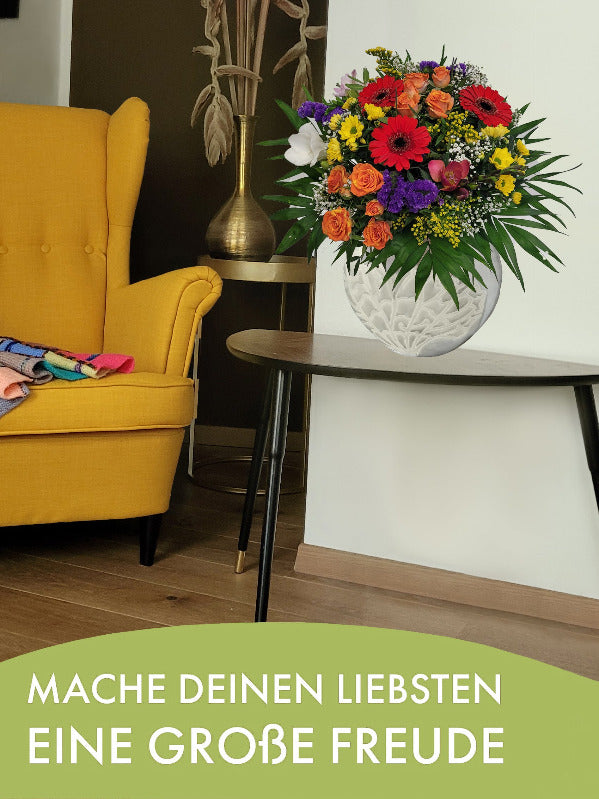 kompakter Blumenstrauß mit echten Blumen