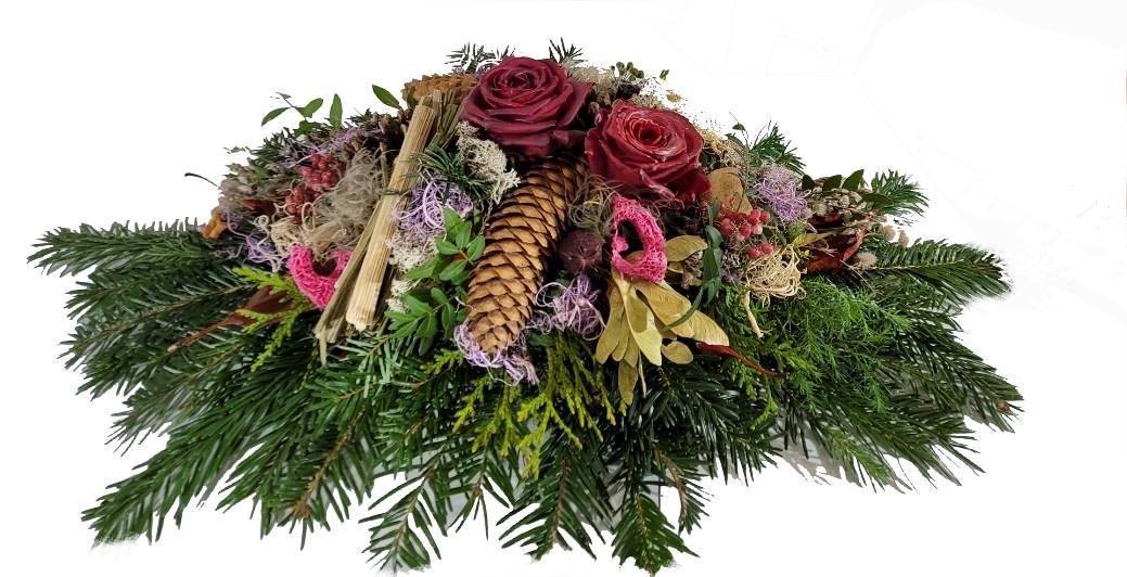 Gesteck Friedhof mit Naturmaterialien