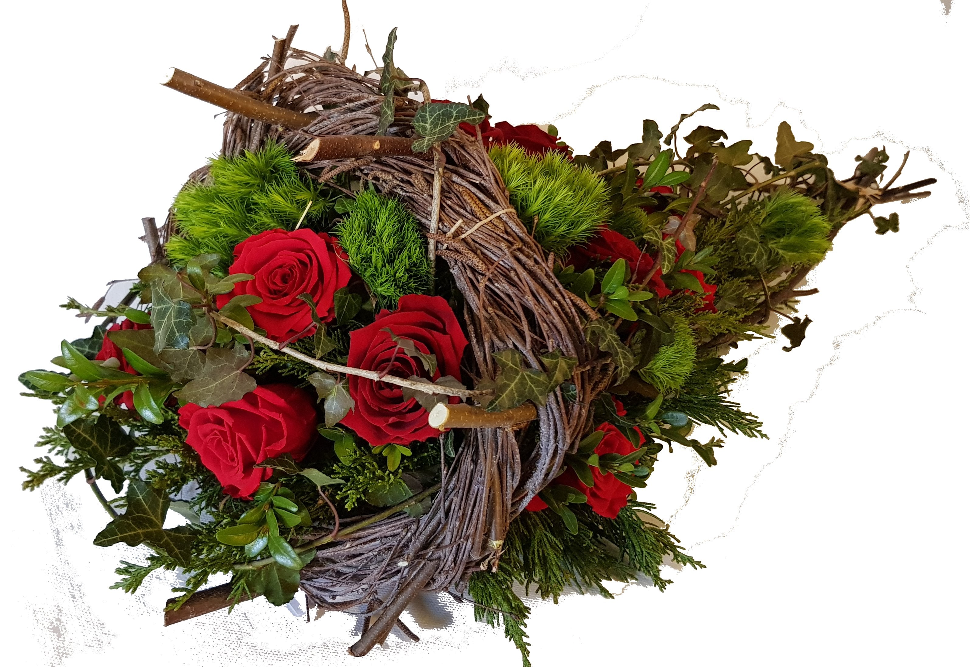 Trauerstrauß - unser Füllhorn ist eine perfekte Alternative liebevoll und blumig gestaltet - mit Roten Rosen