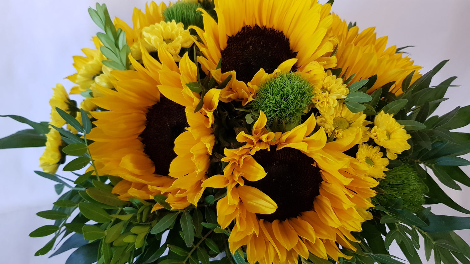 Herlich gelb ist dieser Strauß , Versand auch mit Express möglich Sonnengelb