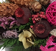 k Totensonntag mit Naturmaterialien - in pink, rot und weiss