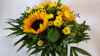 Sonnenblumen -frischer Strauß mit Sonnenblumen 