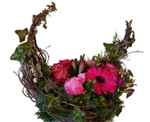 Gesteck mit frischen Blumen in Pink zum Sterbetag, Beerdigung Friedhof