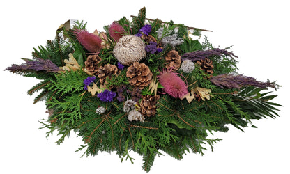 Grabgesteck mit Trockenblumen zum Gedenktag - mit frischer Tanne und Trockenmareialien - Gräßer Statice Distel