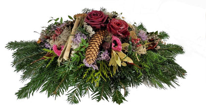 Gesteck Friedhof mit Naturmaterialien