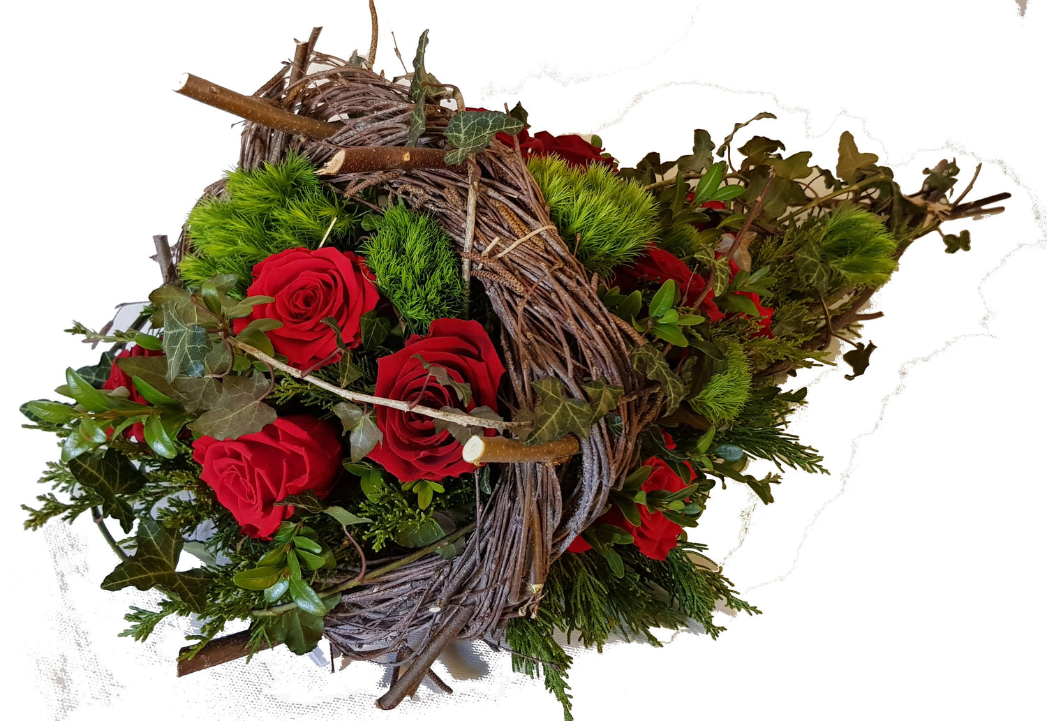 Trauerstrauß - unser Füllhorn ist eine perfekte Alternative liebevoll und blumig gestaltet - mit Roten Rosen