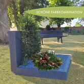 Grabgesteck haltbare Materialien in rot,weiss,rosa mit frischer Tanne 