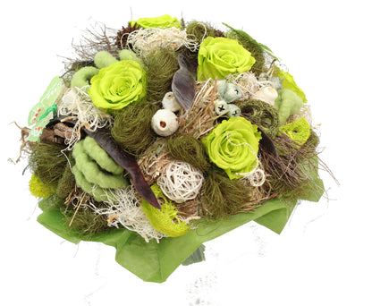 Trockenstrauß mit Trockenblumen und gefriergetrockneten Rosen 